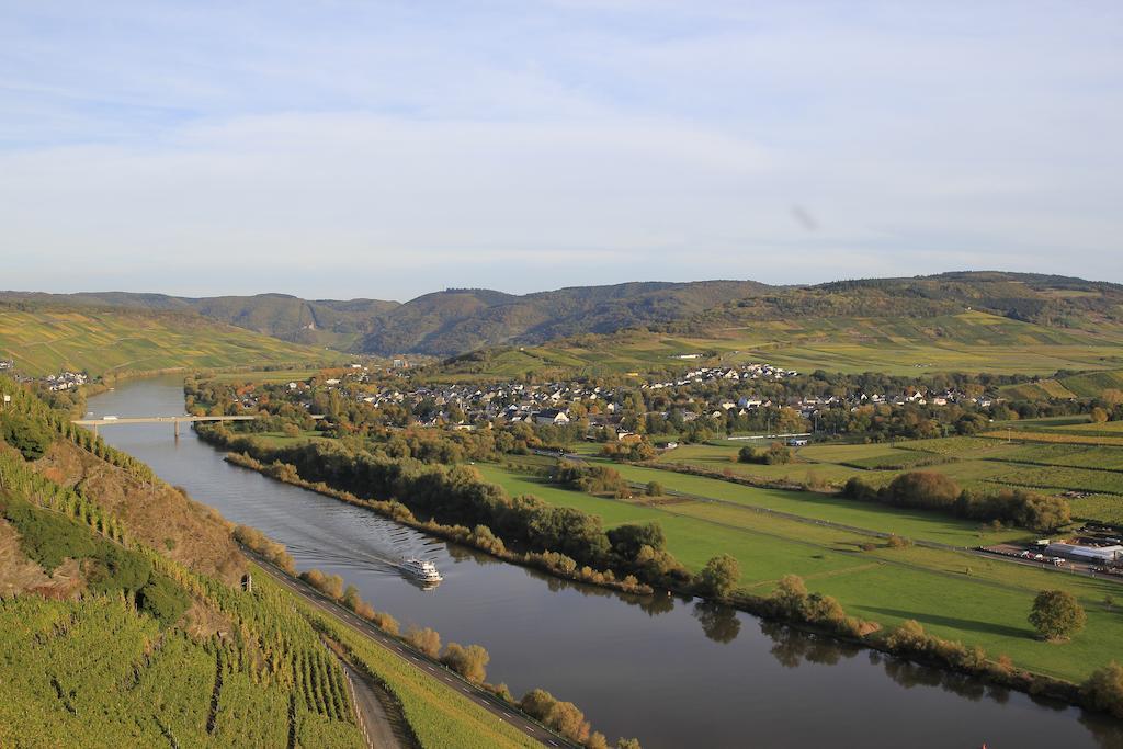 Hotel Zur Post Mulheim an der Mosel Exterior foto